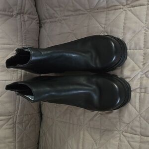 Sorel wedge ankle boots size 7.5